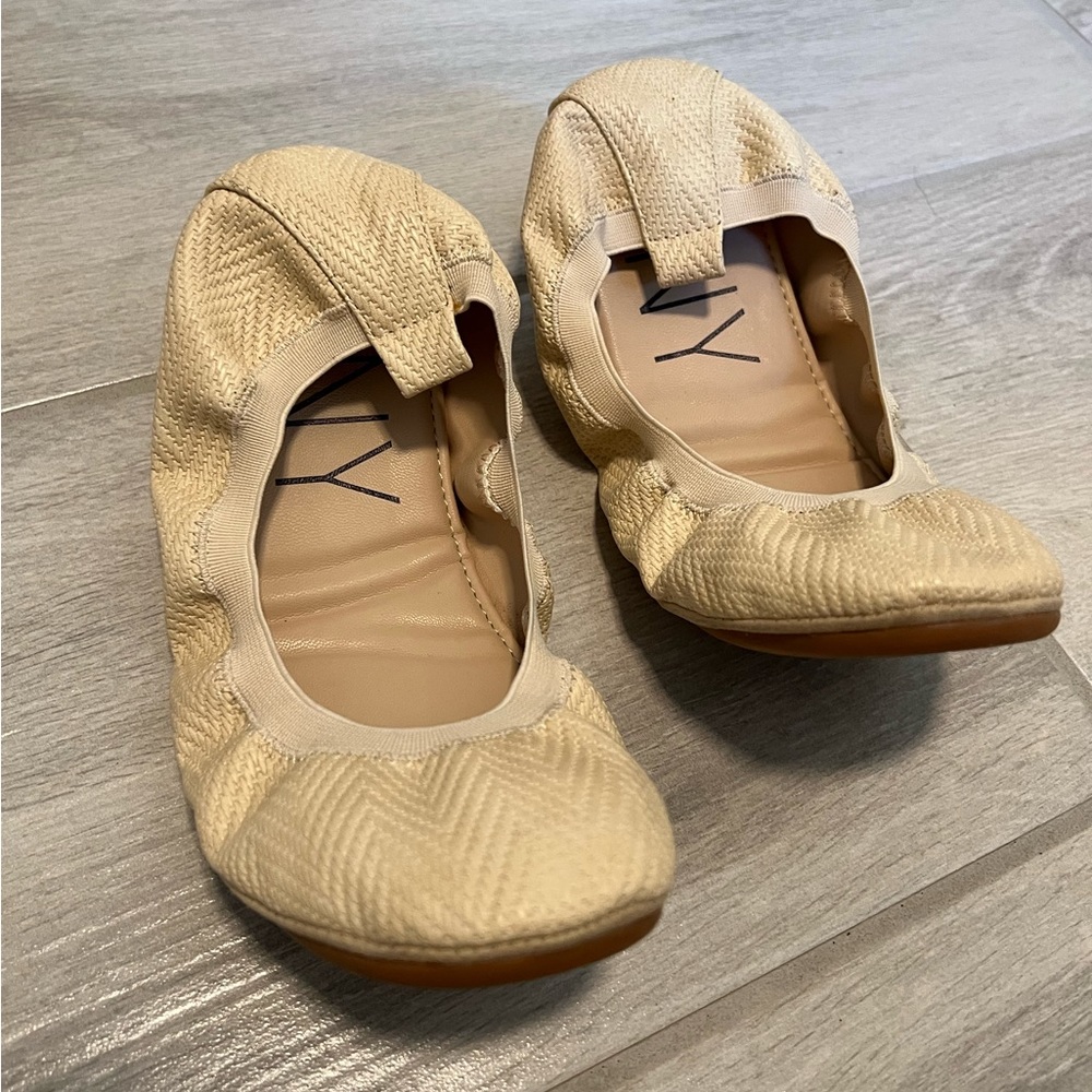 Yosi Samra New York cream ballet flats, size 7